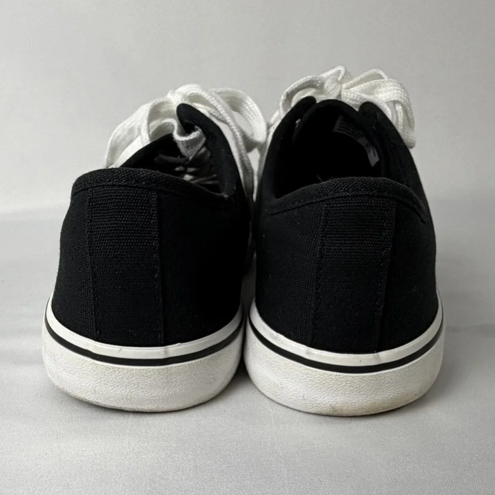Wonder Nation Black and White Memory Foam Sneakers Size 4